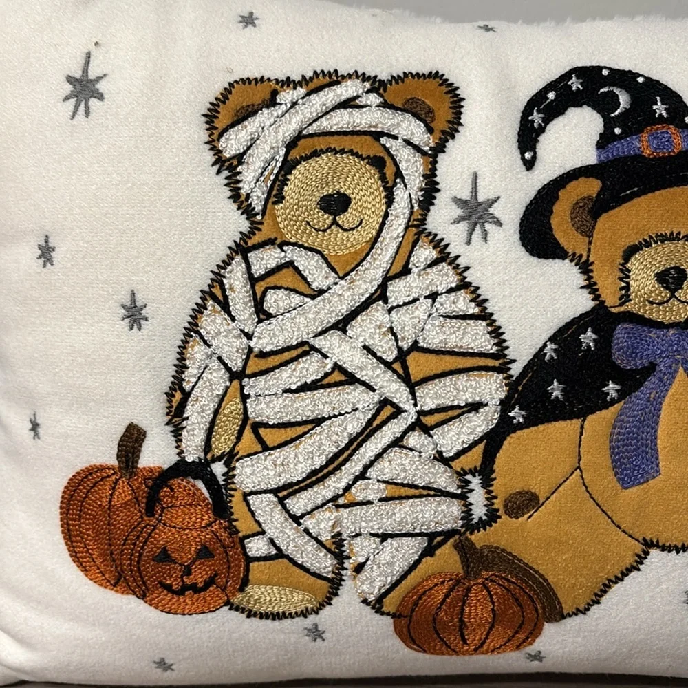 ENVOGUE CREEPY BEAR CRITTERS FAUX FUR HALLOWEEN THROW PILLOW NWT EMBROIDERY